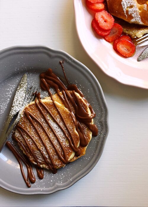 directly-shot-pancakes-plate-table directly-shot-pancakes-plate-table